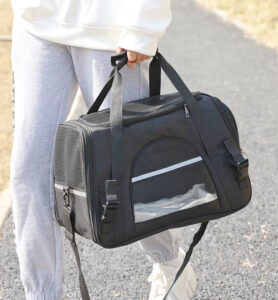 Összecsukható kutyahordozó táska